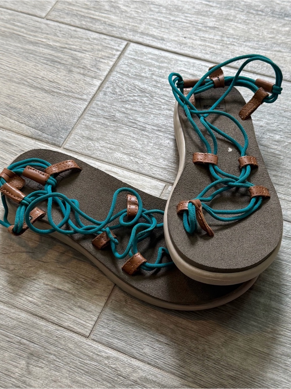 Teva Voya Infinity Sandals Women's Size 8 Teal Bungee Cord Summer Beach Athletic